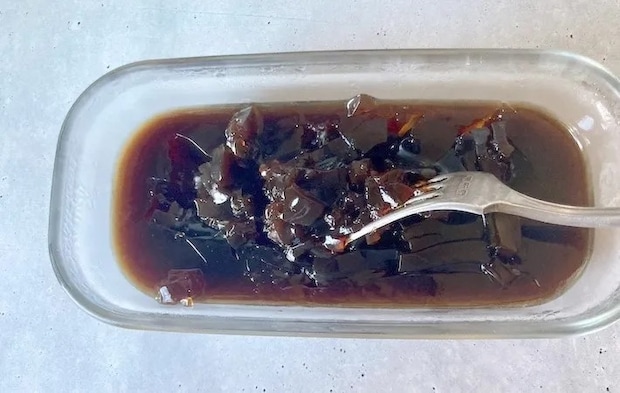 クラッシュゼリーを作る画像（撮影：エニママ）