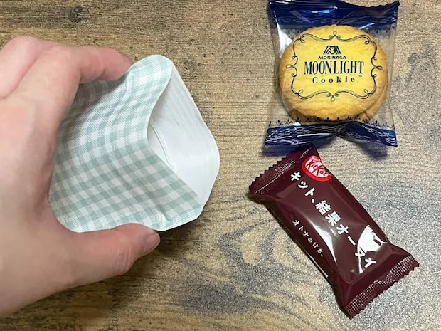 カバンから取り出すたびにテンションが上がる！　透明のチャック袋をかわいくアレンジしてみると…「旅行時に便利」