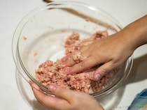 豆腐だけじゃなかった！　肉だけに頼らない「節約ハンバーグレシピ」【食のプロ3選】