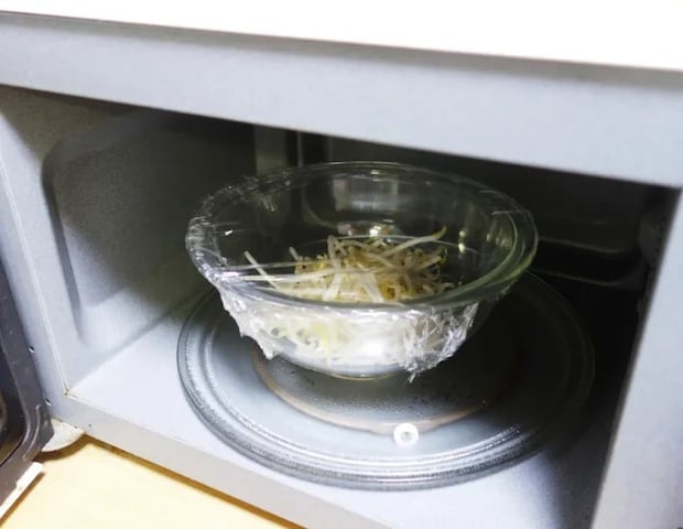 電子レンジに入れた画像（撮影：エニママ）