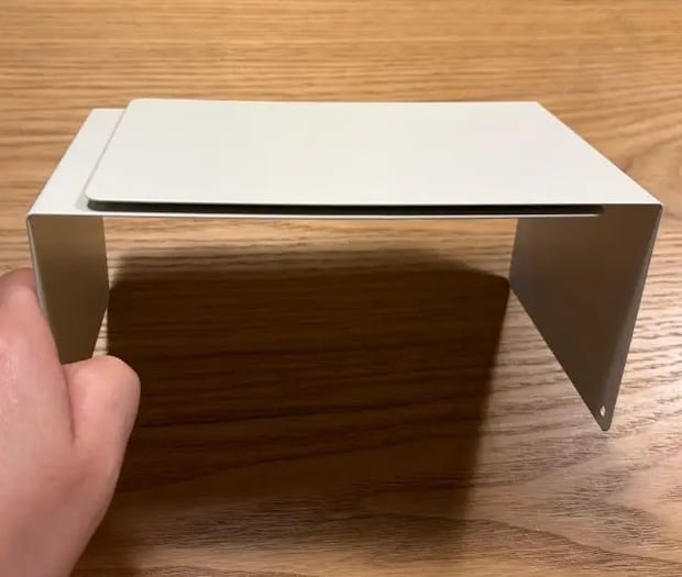 ブックエンドを貼り合わせた様子（撮影：grapeライフハック編集部）