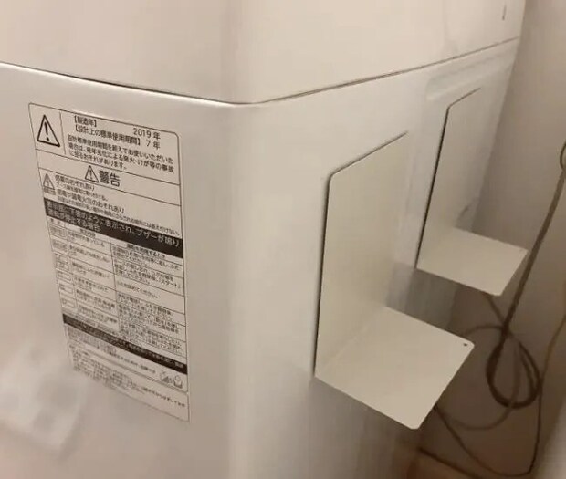 洗濯機横のスペース（撮影：grapeライフハック編集部）