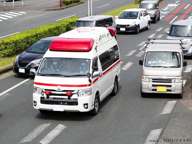運転中、救急車が来た時は…　警察に聞いた正しい交通ルール