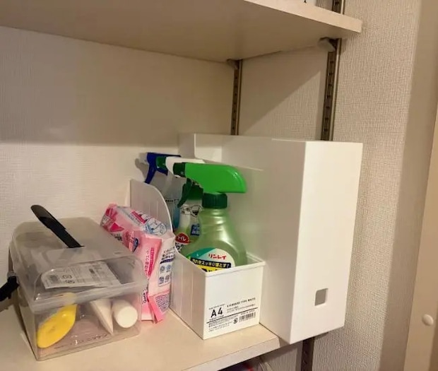 A4ファイルボックスごと収納している様子（撮影：grapeライフハック編集部）