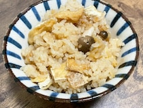 『さっぱり』とした炊き込みご飯？　調味料1つだけでできるレシピに「箸が止まらない」「食べやすい」