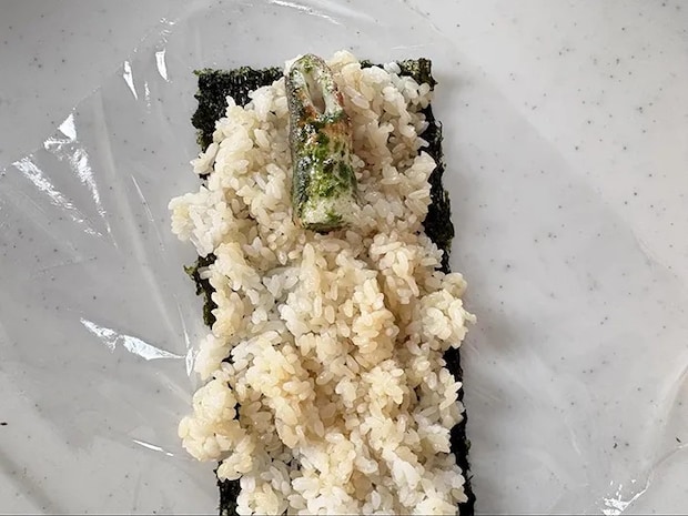 ご飯にちくわを乗せた画像（撮影：エニママ）