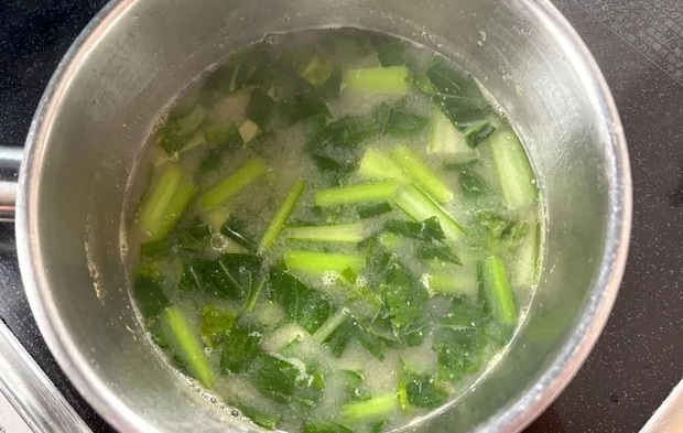 味噌を溶いた画像（撮影：エニママ）