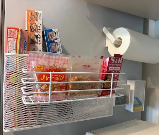 冷蔵庫に設置した様子（撮影：grapeライフハック編集部）