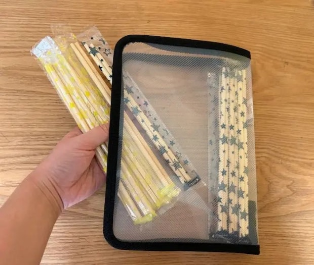 箸を入れている様子（撮影：grapeライフハック編集部）