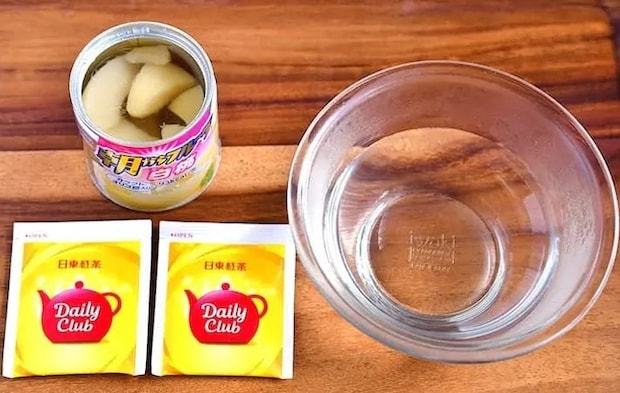 『白桃缶の紅茶氷』の材料写真（撮影：小泉明代）