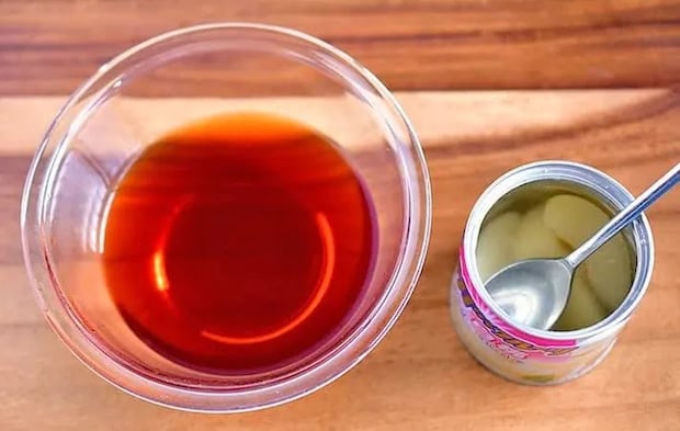 『白桃缶の紅茶氷』を作る写真（撮影：小泉明代）