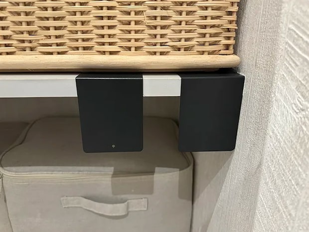 ブックスタンドを入れる（撮影：grapeライフハック編集部）