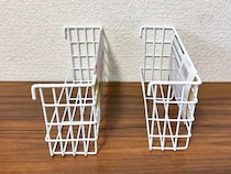 ワイヤーネットに掛けるだけ！　狭いキッチンが快適になる「ワイヤーネットラック」活用法【ダイソー取材】