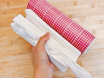 食べ終わった『チップスター』の箱　穴を開けると「天才！」な使い方ができた