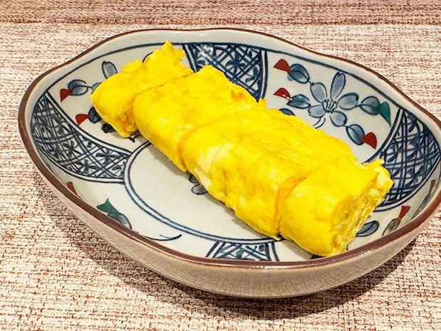 ライスペーパーを入れた玉子焼き（撮影：grapeフード編集部）