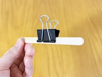 ダブルクリップに『アイスの棒』を接着すると？　3分で作れる“お役立ちグッズ”が、かなり有能！