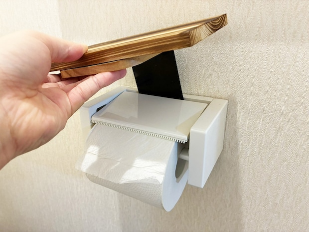 【所要時間3分】100均の板を貼ったブックエンド トイレの収納力がアップする応用に「感動した」