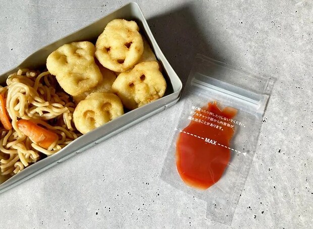 お弁当とケチャップの画像（撮影：エニママ）