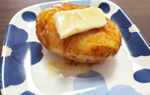 バターで仕上げたところ（撮影：エニママ）