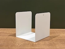 冷蔵庫の中に『ブックスタンドU型』を設置　100均アイテムで「一気に収納量が増えた！」