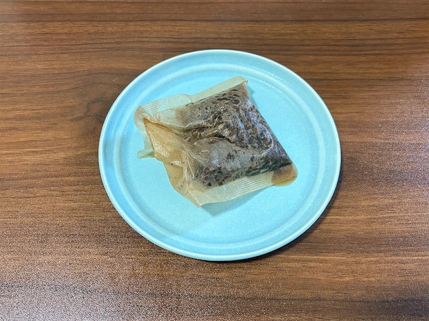 麦茶パックの中身を出したら？　2分温めて家中の消臭に生かす再利用法