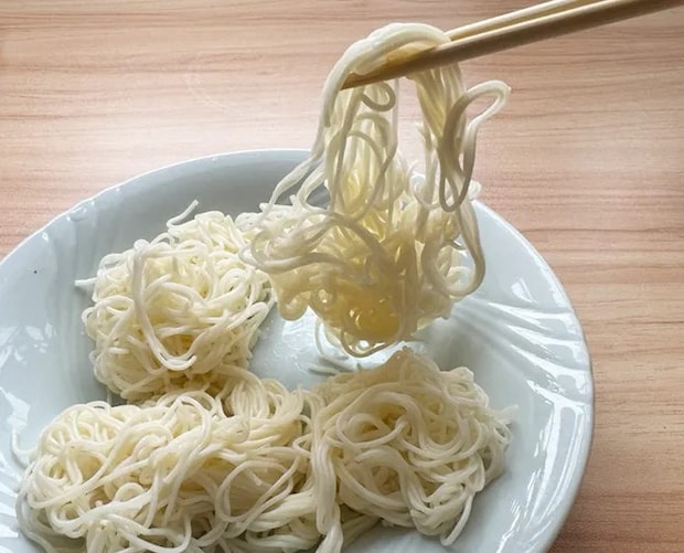 何もしていないそうめん（撮影：grapeフード編集部）