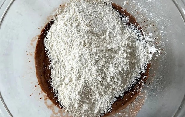 ホットケーキミックスを加えた画像（撮影:エニママ）