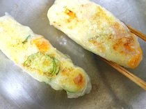余ったポテサラをライスペーパーで巻いて焼くと？　「何これ？」と驚いた夫、一口食べれば…【レシピ】