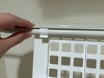 トイレにつっぱり棒を2本設置　収納増やす『ダイソー』アイテムが手頃で便利！