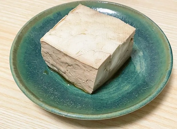 『味ぽん』に漬けた木綿豆腐の写真（撮影：grapeフード編集部）