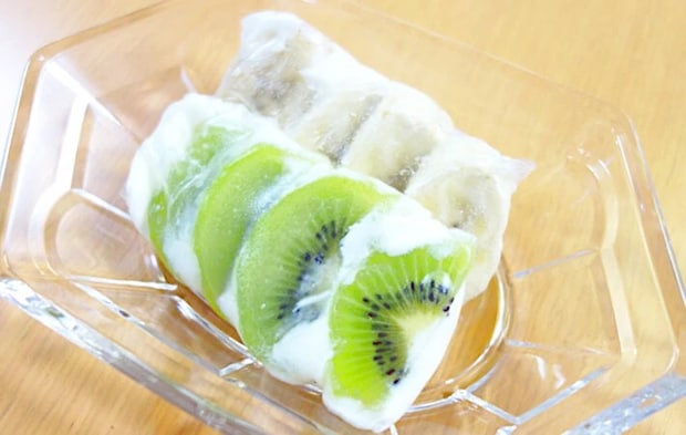 完成したヨーグルトとフルーツのライスペーパー巻きの画像（撮影：エニママ）