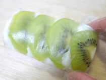 【砂糖ゼロ】巻くだけで驚きのモチモチ感！　夏に食べたい新感覚スイーツ【レシピ】