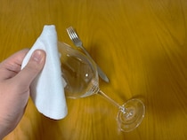 普通のふきんに見えるでしょ？　拭くだけで食器が見違える『100均有能ふきん』が超優秀