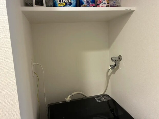 洗濯機上のデッドスペース（撮影：grapeライフハック編集部）