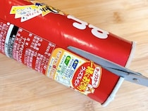 チップスターの空き箱、捨てないで！　意外な収納技に「これこそシンデレラフィット！」