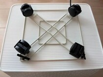 ダイソー『花台』にバスケットを固定するだけ!　完成した『可動式収納』に感動