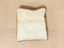 お弁当のサンドイッチ、こう包んで　テープ不要、5分未満でできる『崩れない』ラッピングアイディア