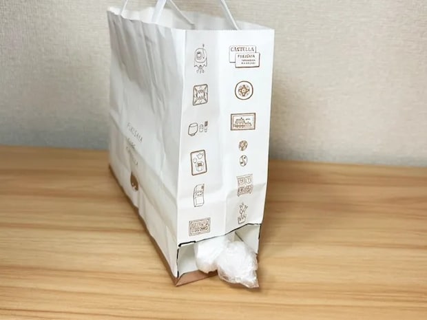 紙袋の使い道（撮影：grapeライフハック編集部）