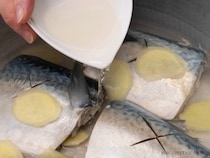 魚の煮つけ『みりん』はいつ入れる？　メーカーの答えに、なるほど！
