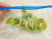 キウイ1個でOK！　潰して混ぜるだけの「簡単ドリンク」が夏にピッタリ【10分レシピ】