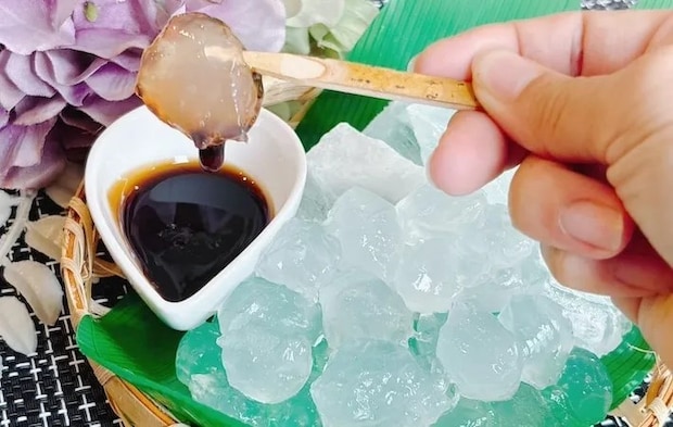 黒蜜をつけたわらび餅の画像（撮影：キジカク）
