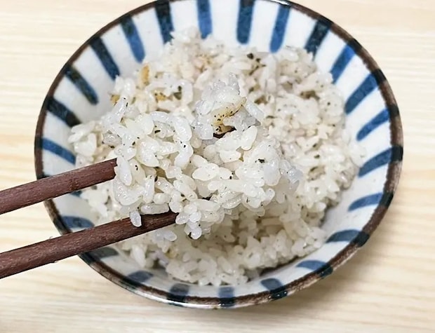 緑茶の炊き込みご飯（撮影：grapeフード編集部）