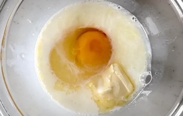 卵とバターを加えた画像（撮影：エニママ）