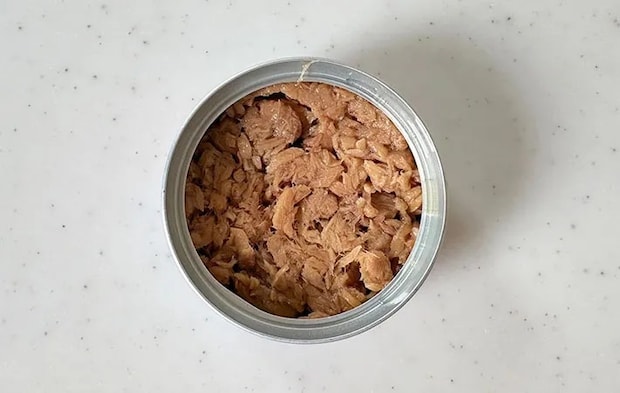 ツナ缶の油を切った画像（撮影:エニママ）