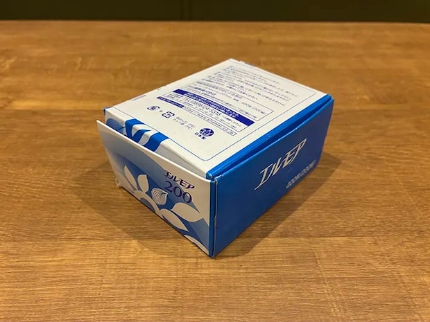 蓋を閉じたティッシュの空き箱ケース（撮影：grapeライフハック編集部）