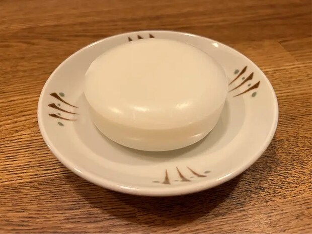 固形石けんに輪ゴムの写真　（撮影：grapeライフハック編集部）