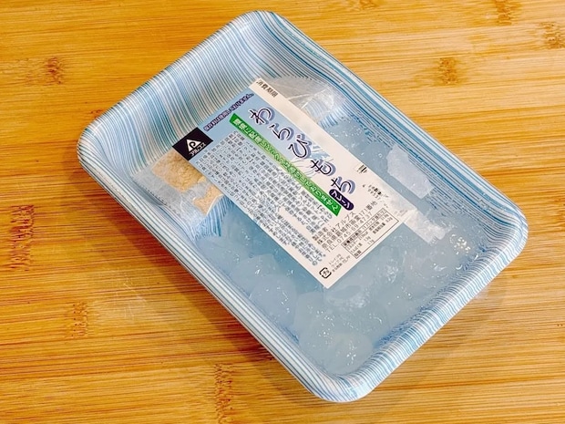 スーパーのわらび餅を『かき氷シロップ』に漬けると？　完成した姿に「きれい」「子供と作りたい！」