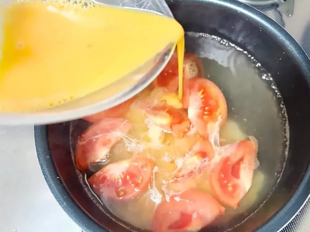 トマトが余ったらやってみて　簡単スープに「ひと味違う！」