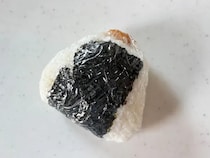 脱マンネリ！　おにぎりの意外な具材に「ラクすぎ」「高校生息子がドハマり」