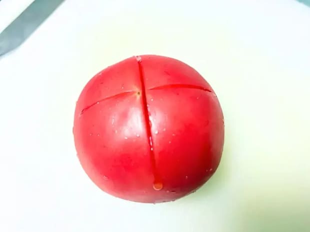 夫に「作るの大変だった？」と言われた！　実は簡単すぎるトマトと大葉レシピ【10分】